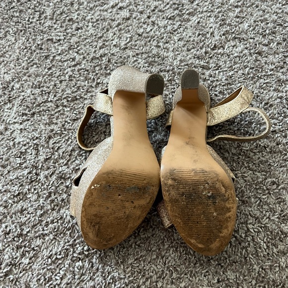 Steve Madden Gold Platform Heels - Picture 2 of 4